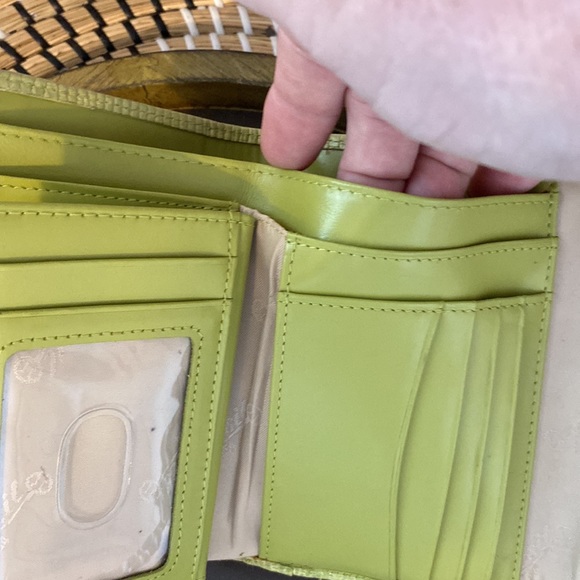 Fossil green wallet, GUC no defects no stains - Picture 4 of 8